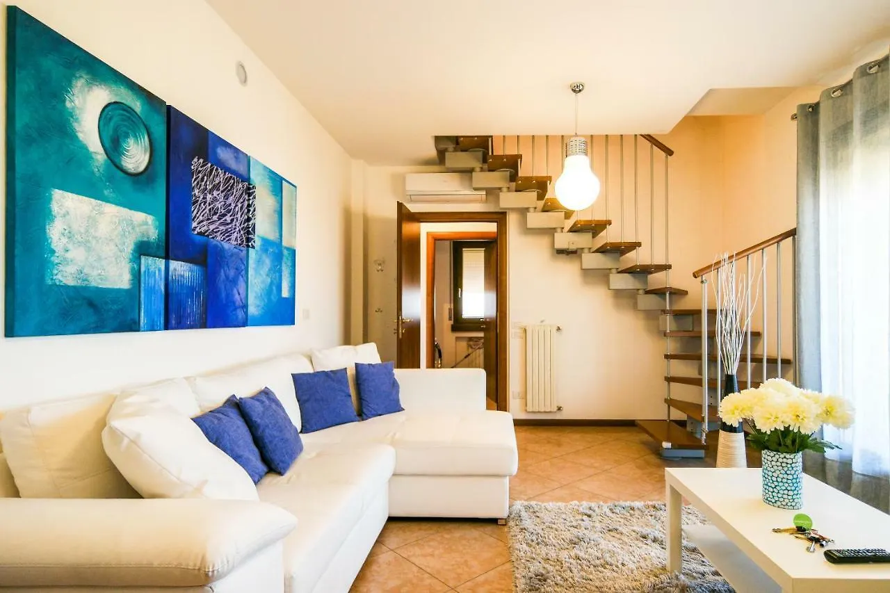 Apartamento Attico Fiera Verona Italia